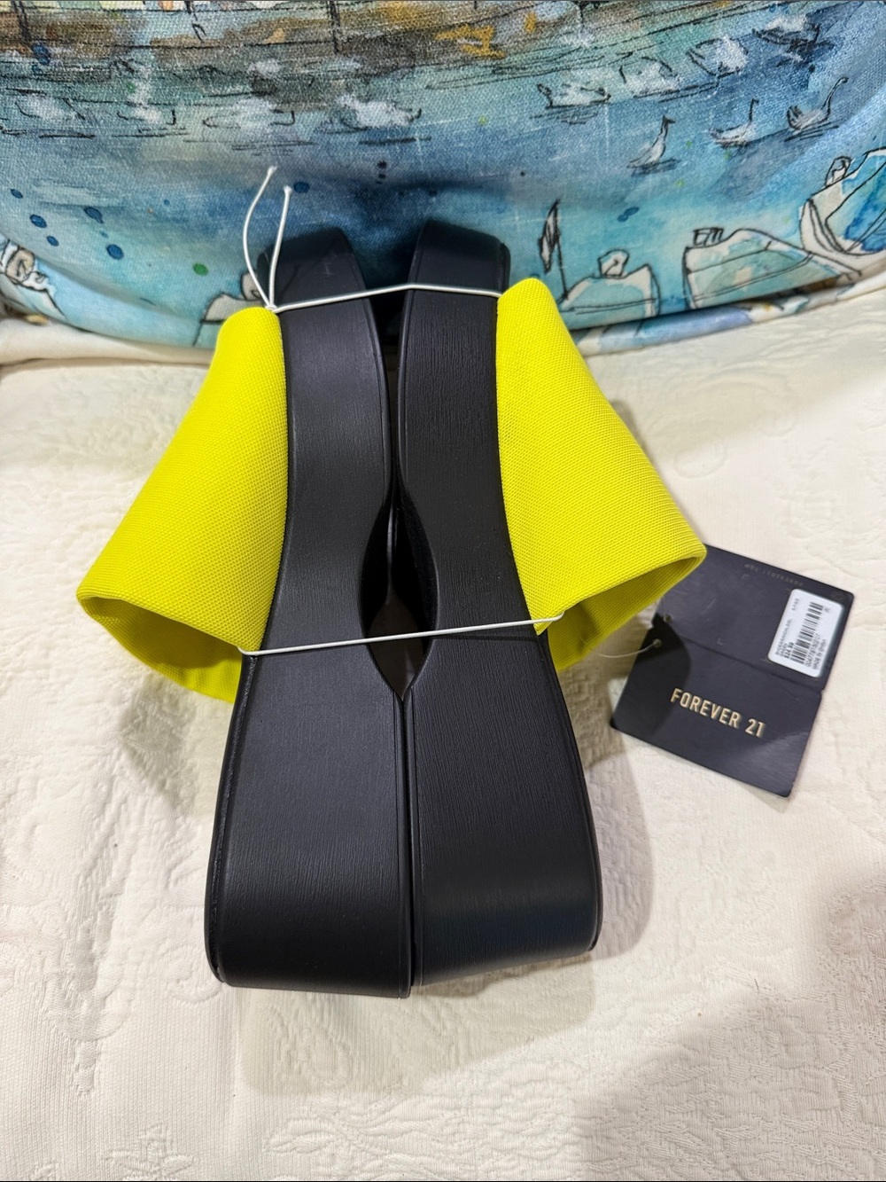 Forever 21 Neon Yellow Slide Mules size 8 new with tag comes with gift - Picture 3 of 16